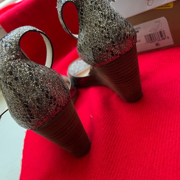 JS-cervena - Picture 4 of 6